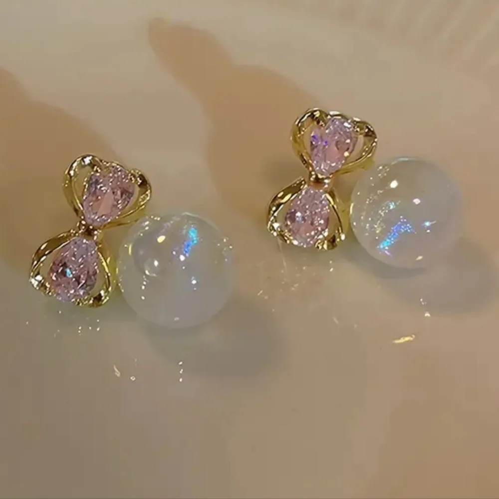 Pink Bow-Tie Pearl Earrings NEW - Picture 2 of 3